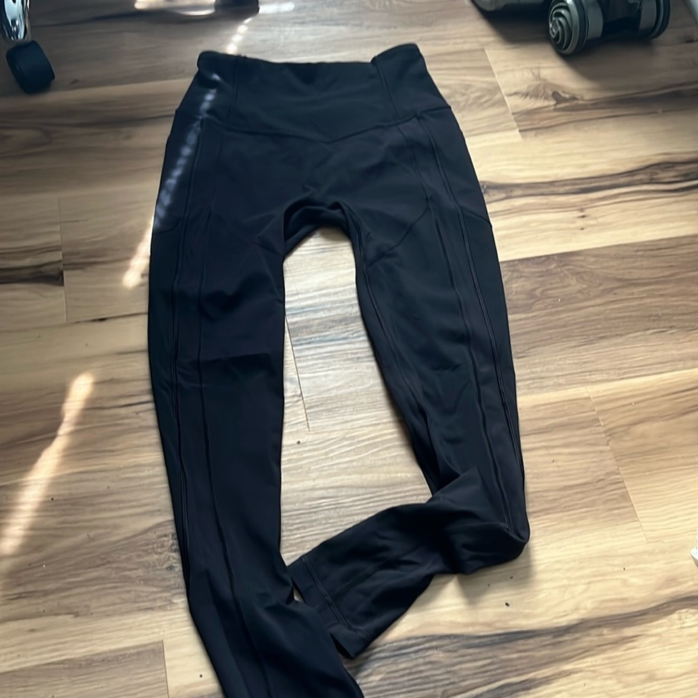 Lululemon All The Right Places Right 28”